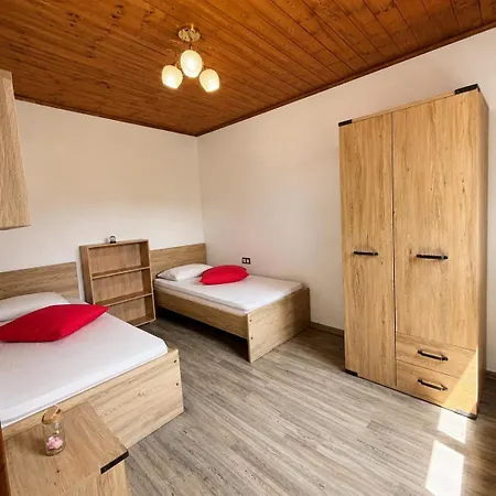 Vakantiehuis Family Retreat Near Varna Huge Garden *