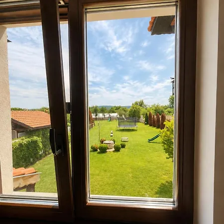 Vakantiehuis Family Retreat Near Varna Huge Garden